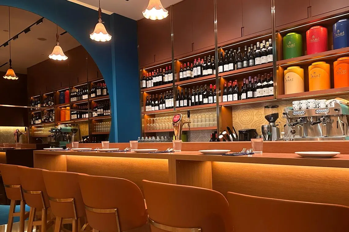 The bar at Les Canons.