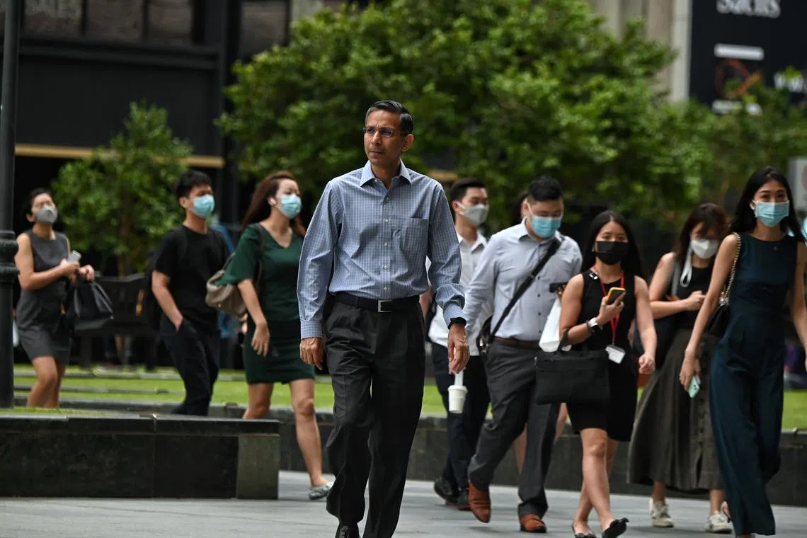 Research has shown that in most fields of work, many people are unaware that their decline starts earlier than they think, says the writer.