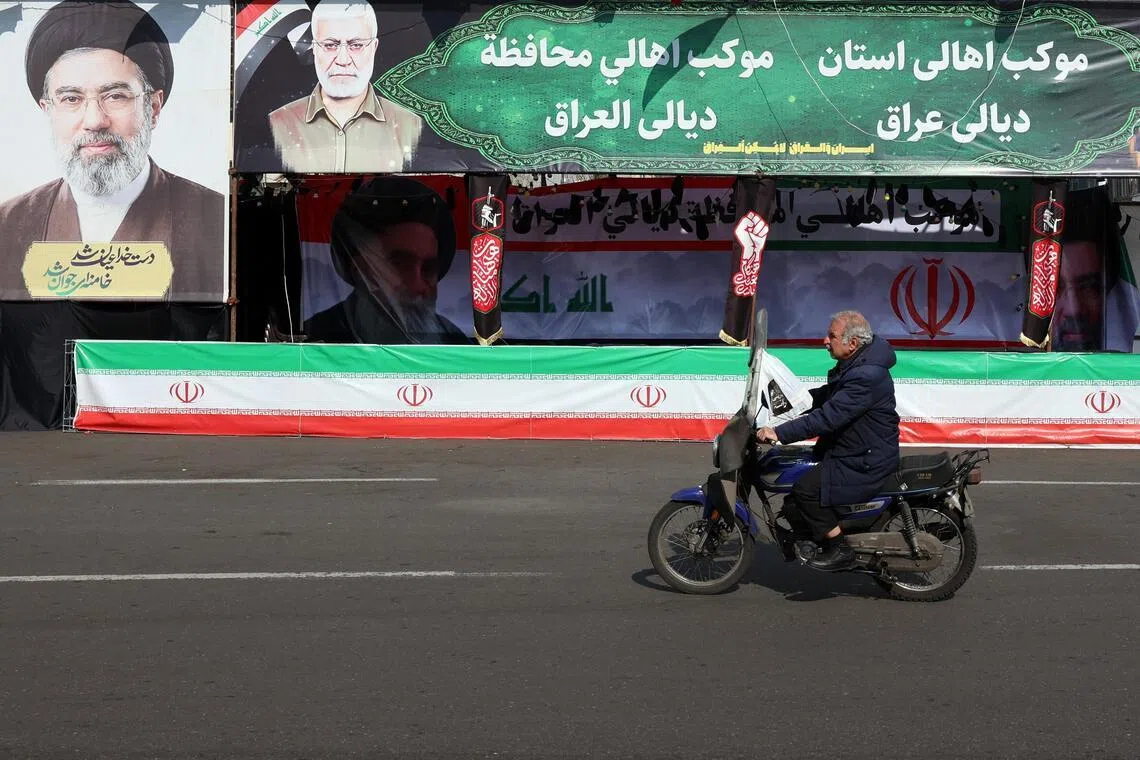 Iran’s former top diplomat urges deal with US to end war