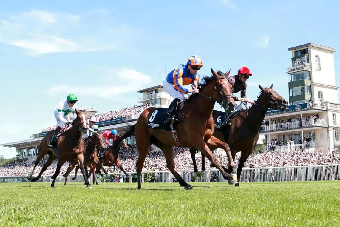 Diamond Necklace (Ryan Moore) keeping up her unbeaten run in the Group 1 Prix de Diane (2,100m) at Chantilly on June 14.

