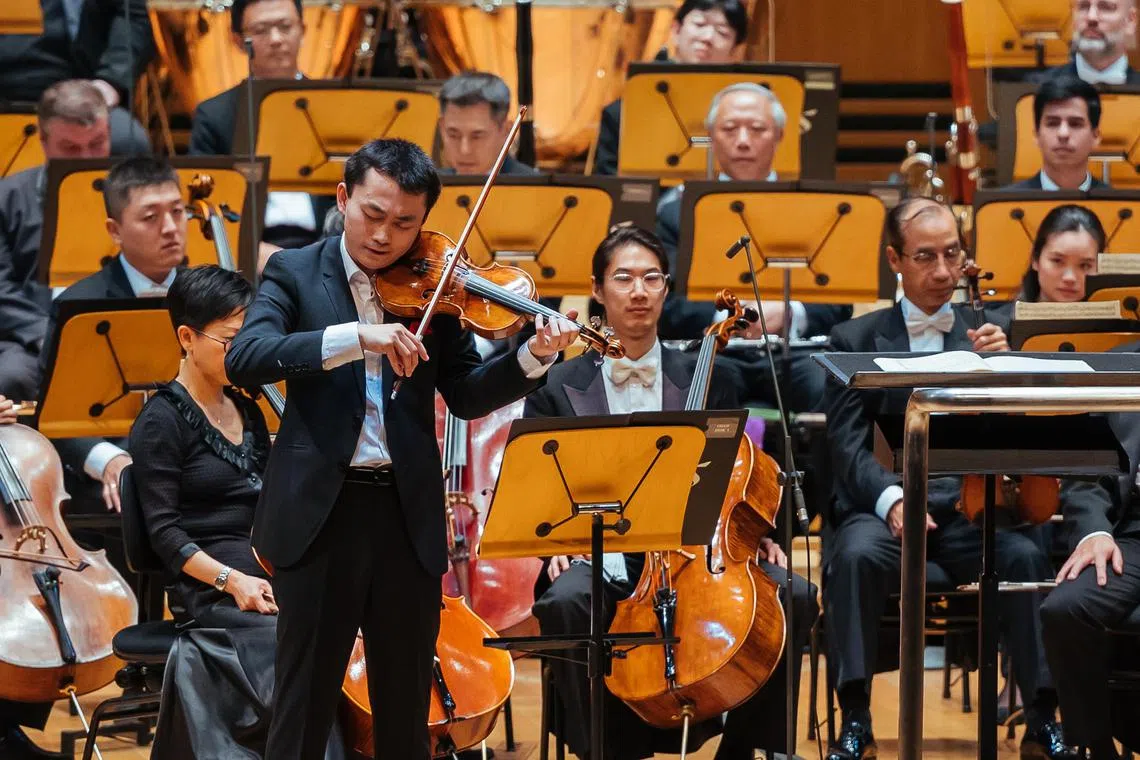Soloist He Ziyu;s plainspeaking yet sweet violin tone held up for Stravinsky's Violin Concerto. 



Copyright and credit Nathaniel Lim