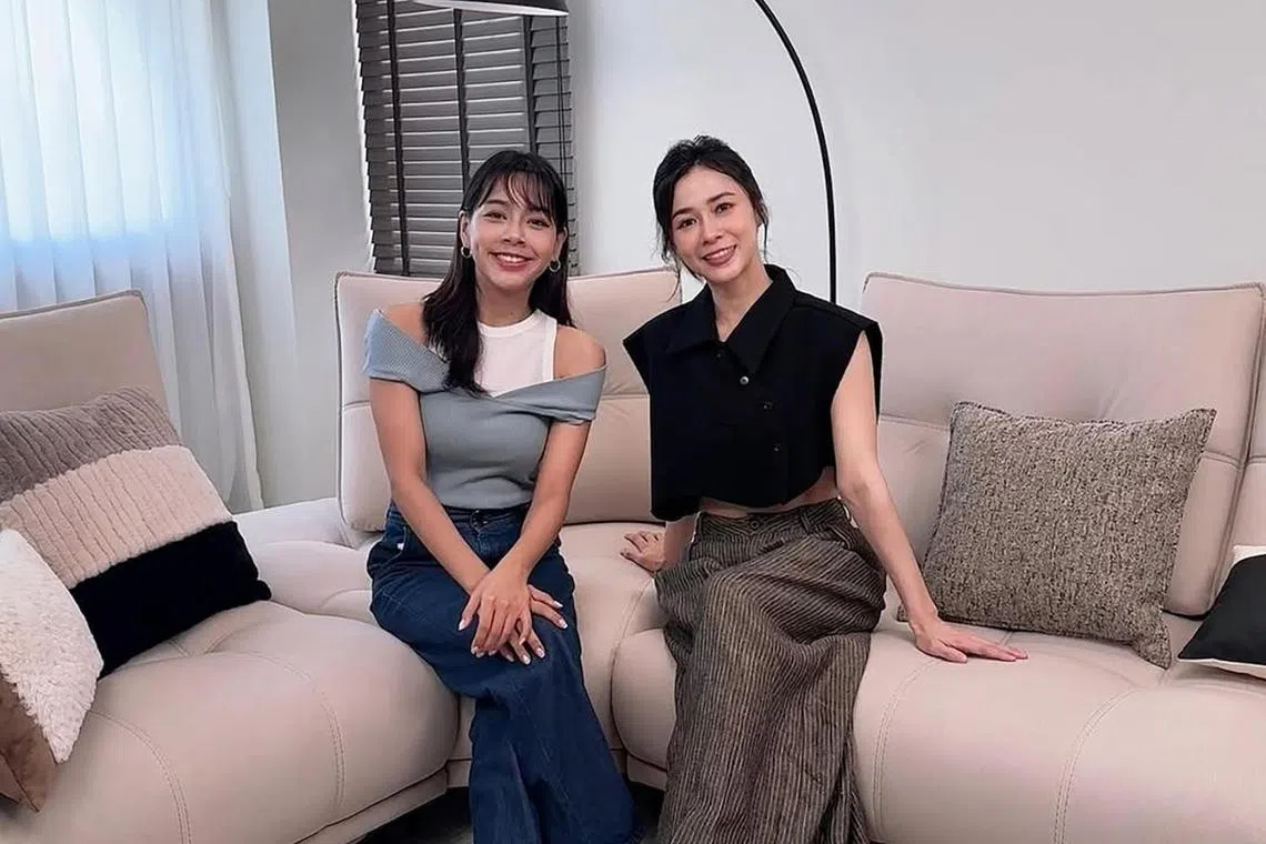 Juin25 - Captura de tela. A estrela da MediaCorp Malaysian Juin Teh (à direita) apresentou sua renovada casa de Johor Bahru em um episódio #JustSwipelah em outubro de 2024 com o apresentador Seow Sin nee (à esquerda). Foto: Juin66/Instagram