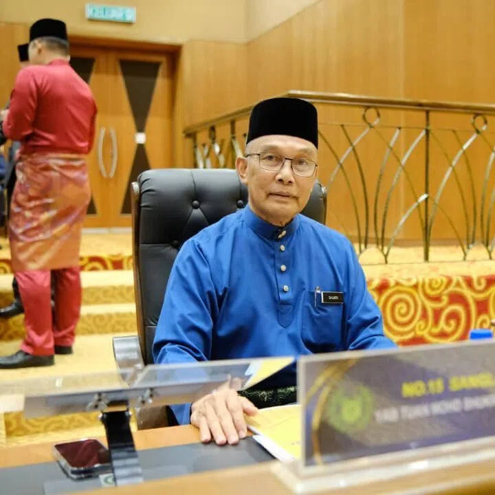 In a statement, Mr Mohd Shukri said his health did not warrant him to continue in his post.