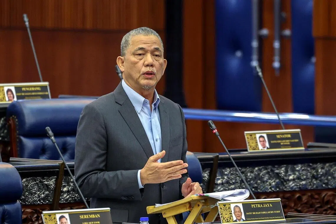 KUALA LUMPUR, 11 Mac -- Timbalan Perdana Menteri Datuk Seri Fadillah Yusof berhujah semasa sesi penggulungan Titah Diraja pada Persidangan Dewan Rakyat di Bangunan Parlimen, hari ini.

--fotoBERNAMA (2024) HAK CIPTA TERPELIHARA

