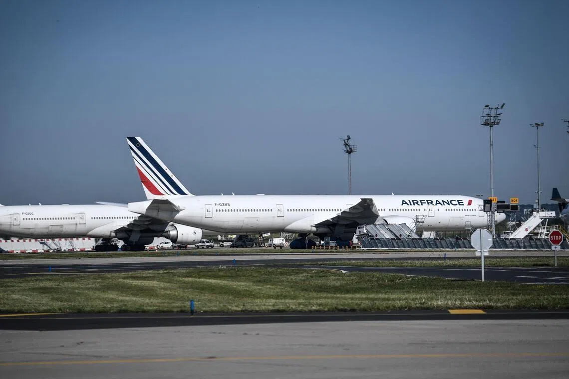 Air France extended the suspension of its flights to and from Tel Aviv, Beirut, Dubai and Riyadh until May 3.