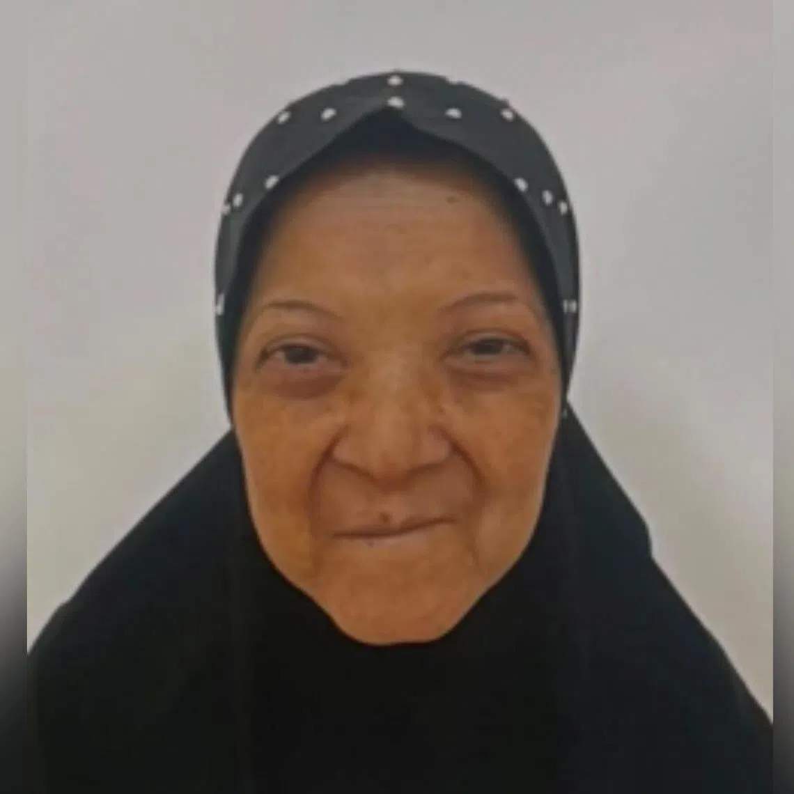 Fazidah Ansan was last seen wearing a beige headscarf, black blouse and beige pants.