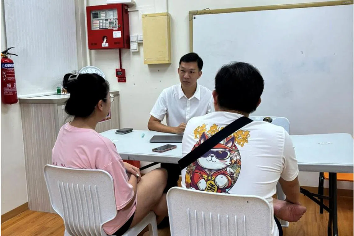 PAP’s point man for Hougang Jackson Lam announced on Facebook that he had started his “regular chit-chat sessions” with residents every first and third Wednesday of each month.