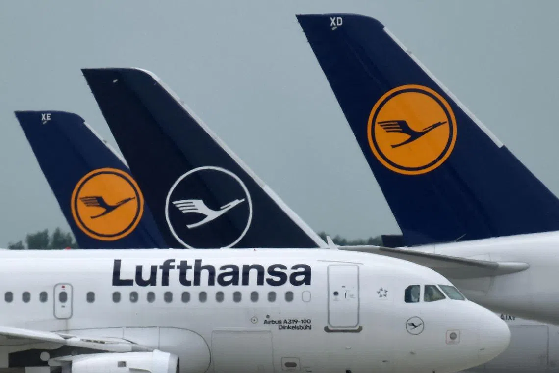 Lufthansa reported a full-year operating profit of 1.51 billion euros (S$2.16 billion), compared to a loss of 1.6 billion euros the previous year.