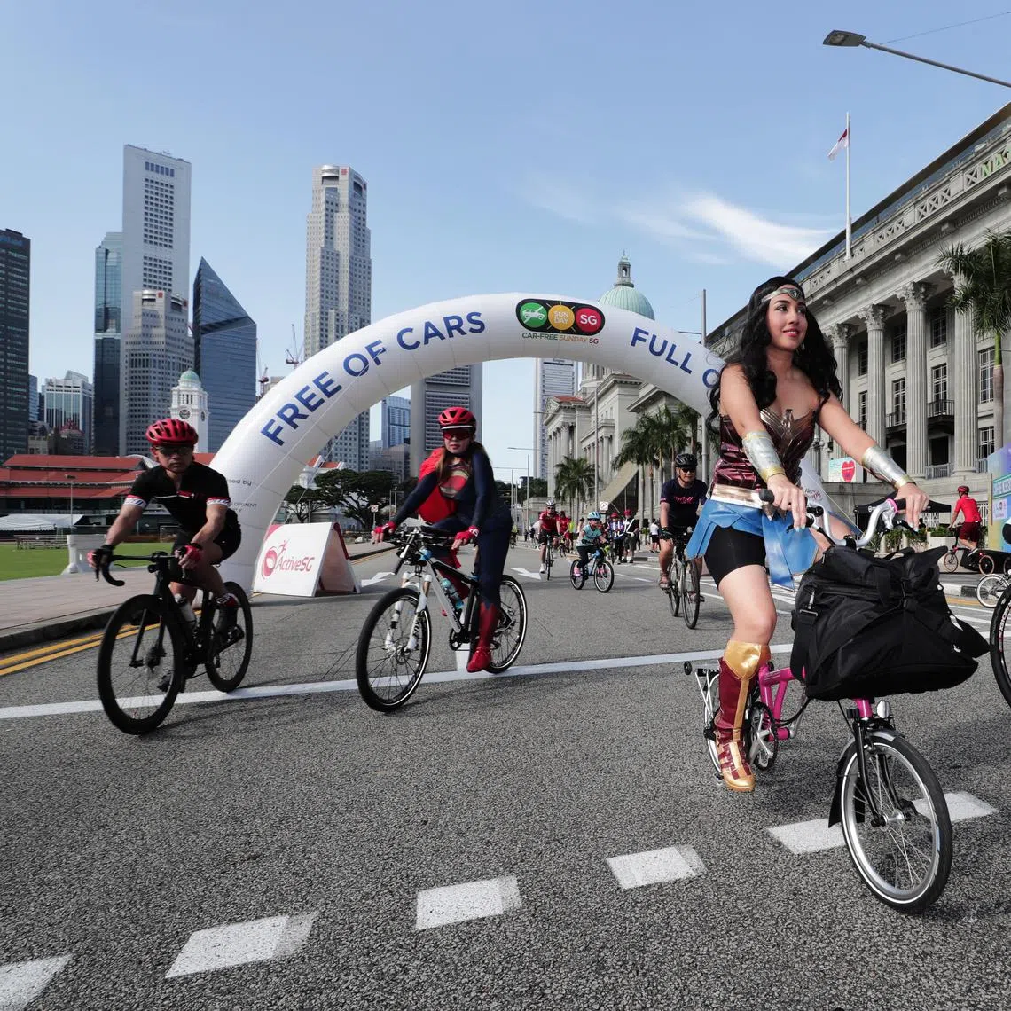 People cycling near National Gallery Singapore during the last Car-Free Sunday event in 2019.