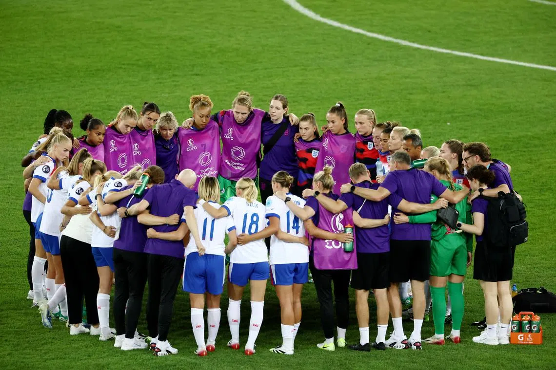 Soccer Football - UEFA Women's Euro 2025 - Group D - France v England - Stadion Letzigrund, Zurich, Switzerland - July 5, 2025 England players look dejected after the match REUTERS/Stephane Mahe