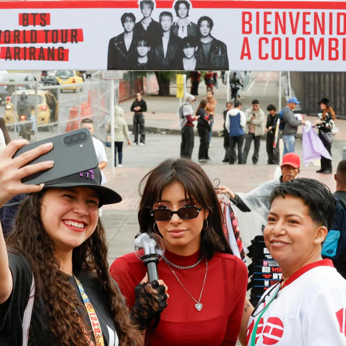epa13277565 People arrive for a concert of the South Korean band BTS in Bogota, Colombia, 02 October 2026. BTS is on their ARIRANG World Tour until 2027.  EPA/Mauricio Duenas Castaneda