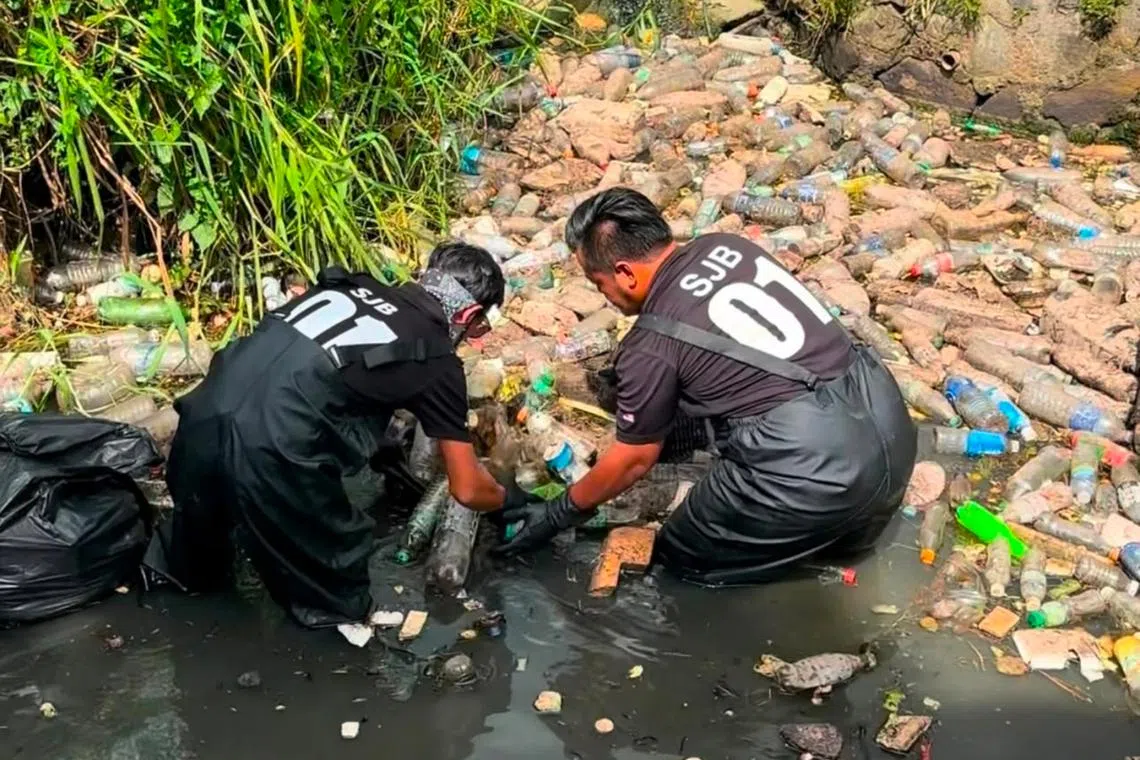 Johor resident who works in Singapore starts grassroots squad to tackle rubbish problem
