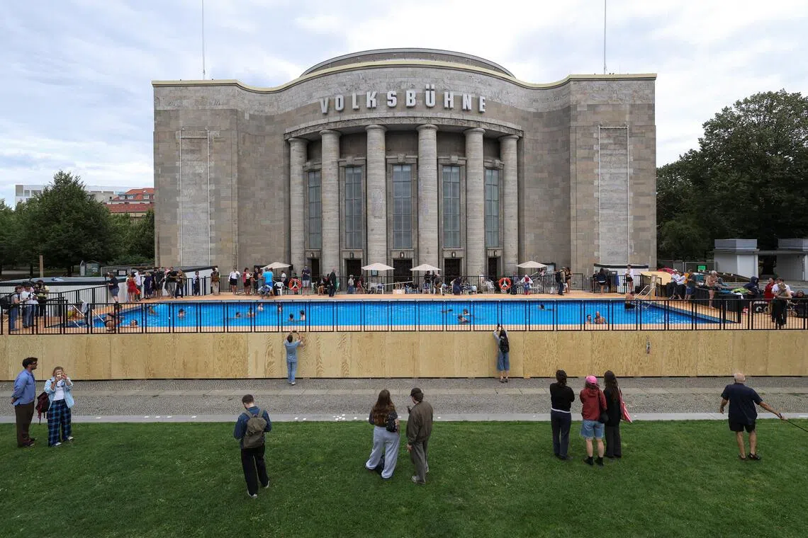 The theatre’s new artistic director Matthias Lilienthal recently launched the pool project for eight weeks this summer.