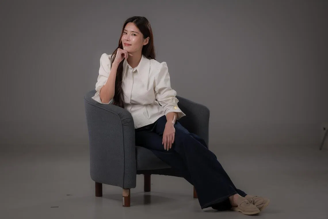 Actress Carrie Wong is the 10th artiste to enjoy an unbroken streak of Top 10 popularity awards at the Star Awards.