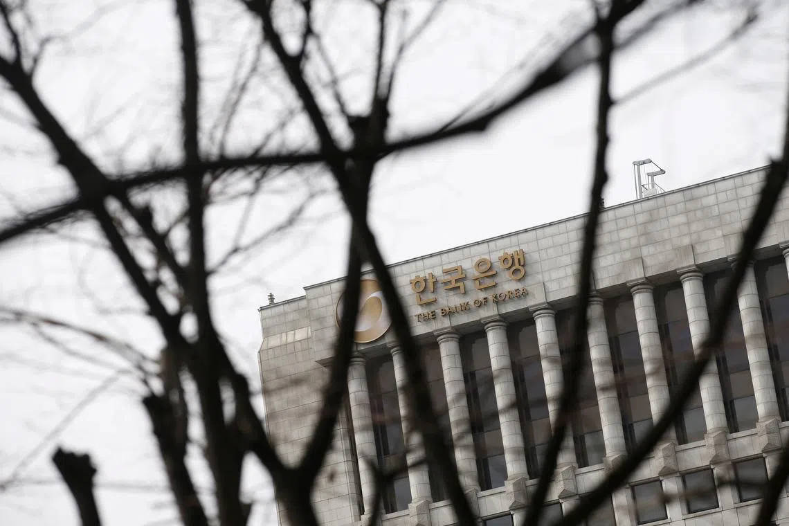 The country’s financial regulator will permit licenses of nationwide commercial banks to existing financial companies.