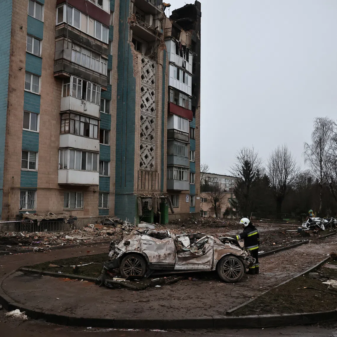 The US proposal to end the war in Ukraine would force the country to give up land to Russia, reduce its army, and pledge never to join NATO.