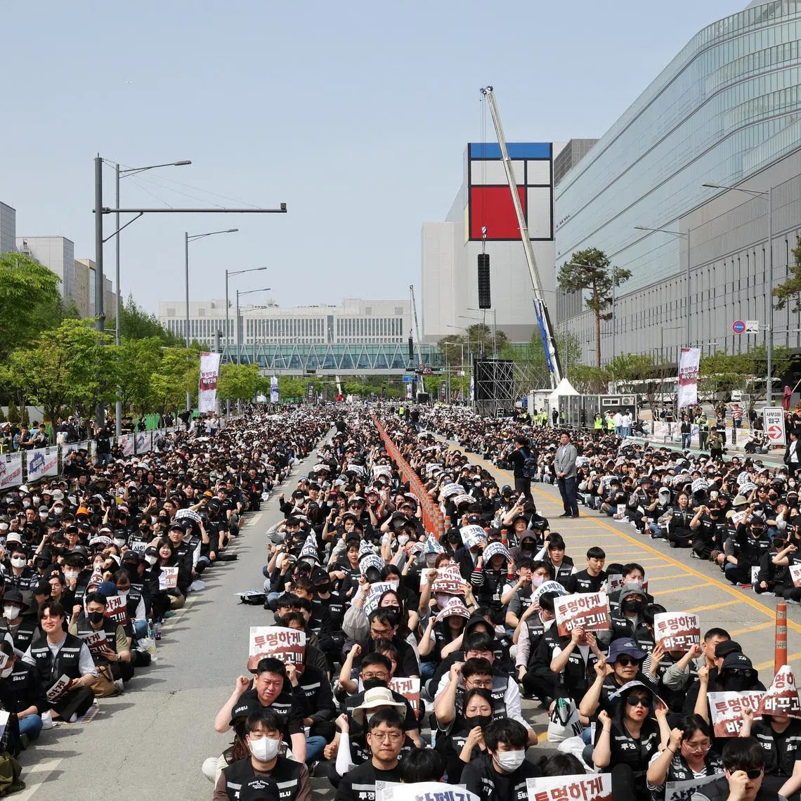Samsung Electronics’ labour union members at a rally on April 23.