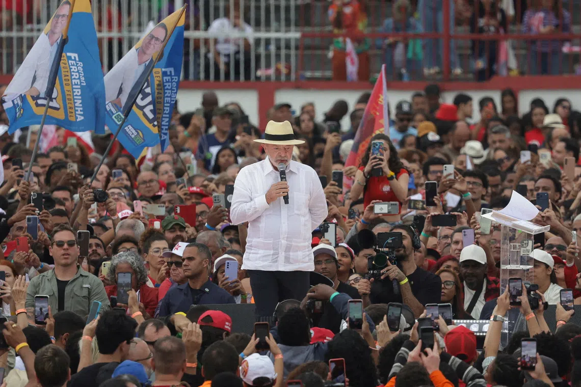 FILE PHOTO: Brazilian President Luiz Inacio Lula da Silva speaks during a reelection campaign rally at Moca Bonita Stadium in Rio de Janeiro, Brazil, August 22, 2026. REUTERS/Ricardo Moraes/File Photo