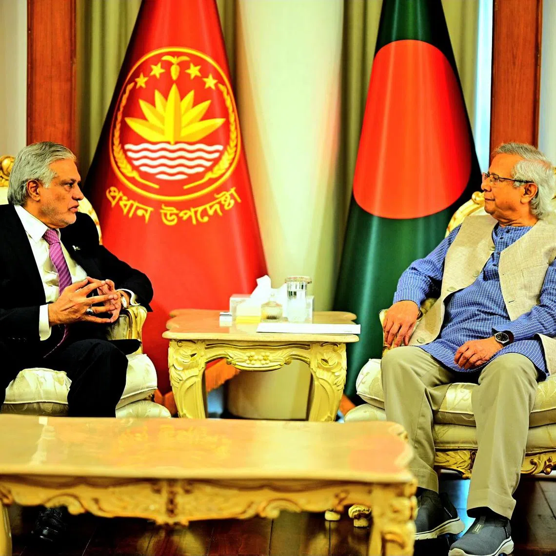 ddmend29 - Pakistani Deputy Prime Minister and Foreign Minister Mohammad Ishaq Dar met with Professor Muhammad Yunus, Chief Adviser of Bangladesh, during his recent visit to Dhaka. Credit: @ForeignOfficePk/X