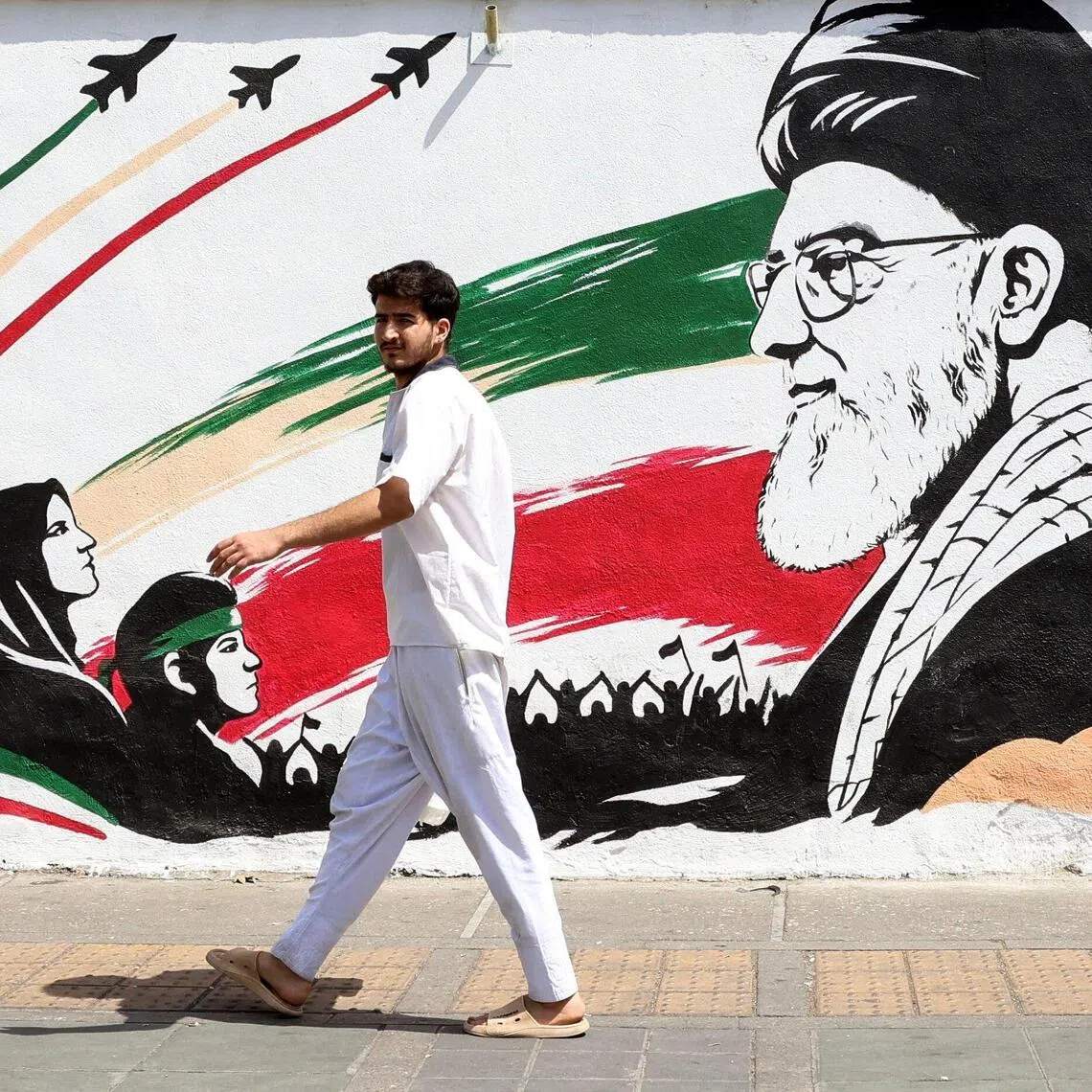Iranian authorities called for the release of three pilots they say were captured in Qatar during the Middle East war.