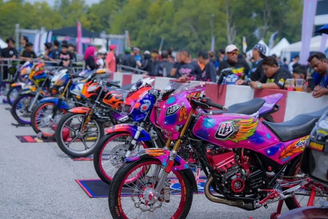 The Yamaha RX-Z has become a cult motorcycle, drawing enthusiasts in the modifying community.