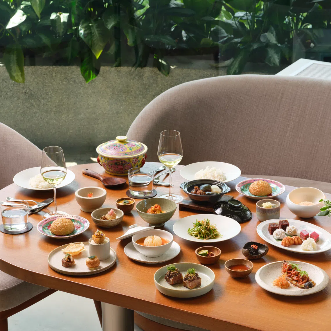 Pangium’s new menu is inspired by Tok Panjang — the long table feast that embodies the essence of Peranakan hospitality.