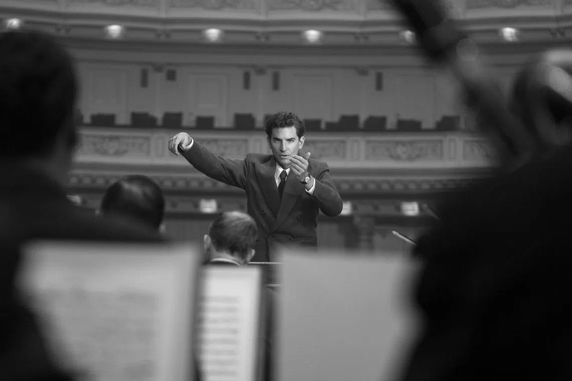 jooscar19 - Maestro. Bradley Cooper as Leonard Bernstein (Director_Writer_Producer) in Maestro. Cr. Jason McDonald_Netflix

Source: Netflix