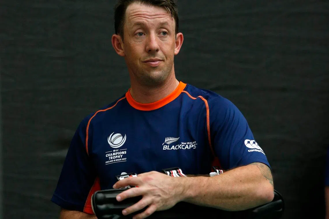 New Zealand batting coach Ronchi to quit after India series, join Melbourne Renegades