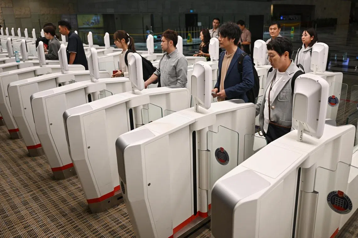 *** Embargoed until May 17, 2024, 12pm***
ST20240516_202439216791/dsica17/Shintaro Tay/David Sun/

Foreigners using the new clearance systems which can enroll foreigners from more jurisdictions at Changi Airport Terminal 3 Arrival Hall on May 17, 2024 .