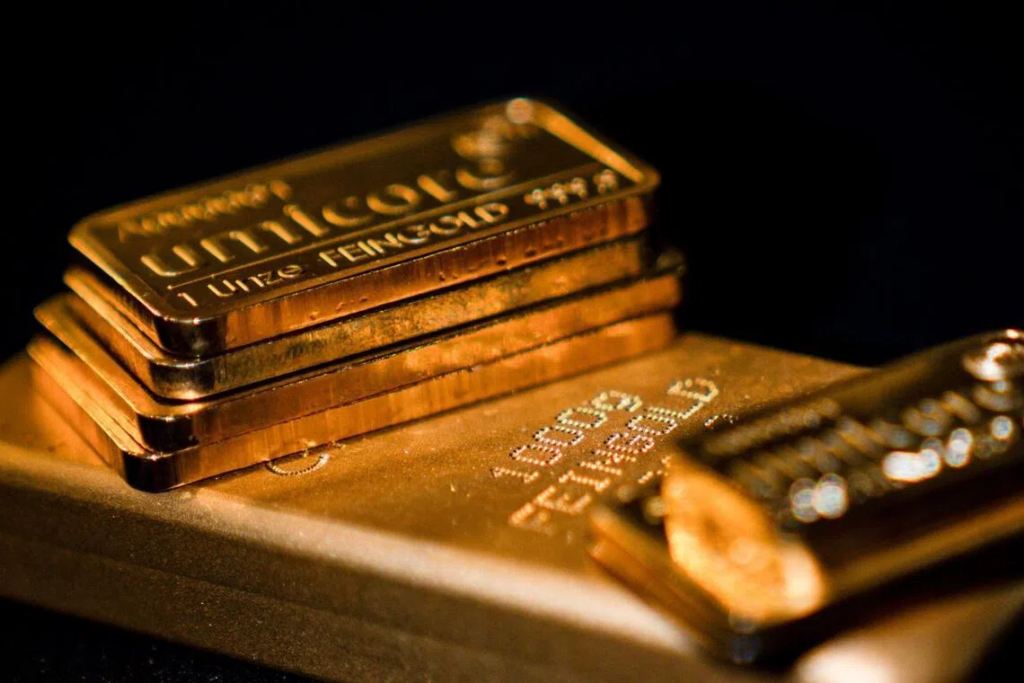Financial experts suggest a 5%-10% allocation to gold for portfolio insurance purposes.