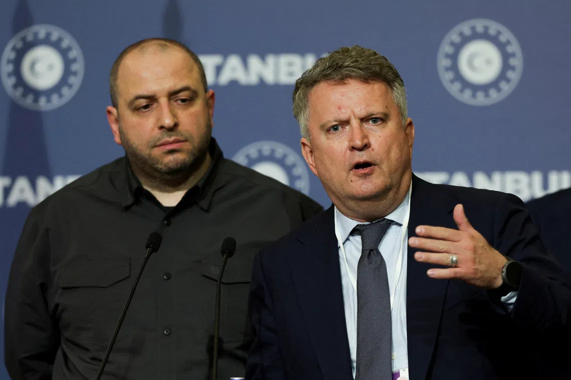 Ukraine’s Foreign Ministry spokesman confirmed First Deputy Foreign Minister Sergiy Kyslytsya (right) would hold consultations with Chinese diplomats.