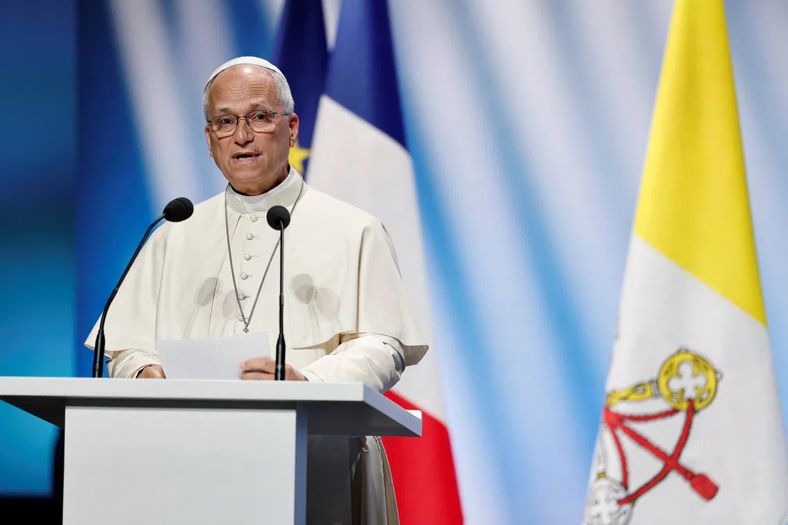 Pope urges Russia, Ukraine to sit down and discuss how to end war
