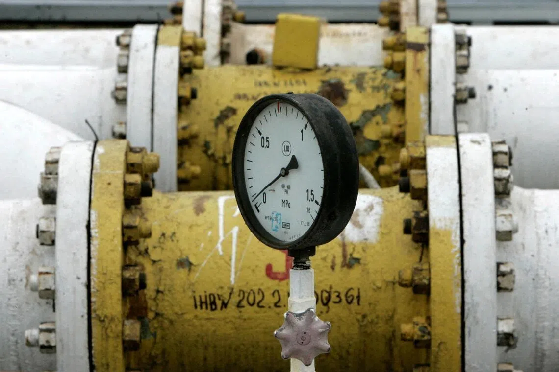 A meter showing near zero-level pressure on the Druzhba pipeline from Russia to Europe in Brody, Ukraine, on Jan 10.