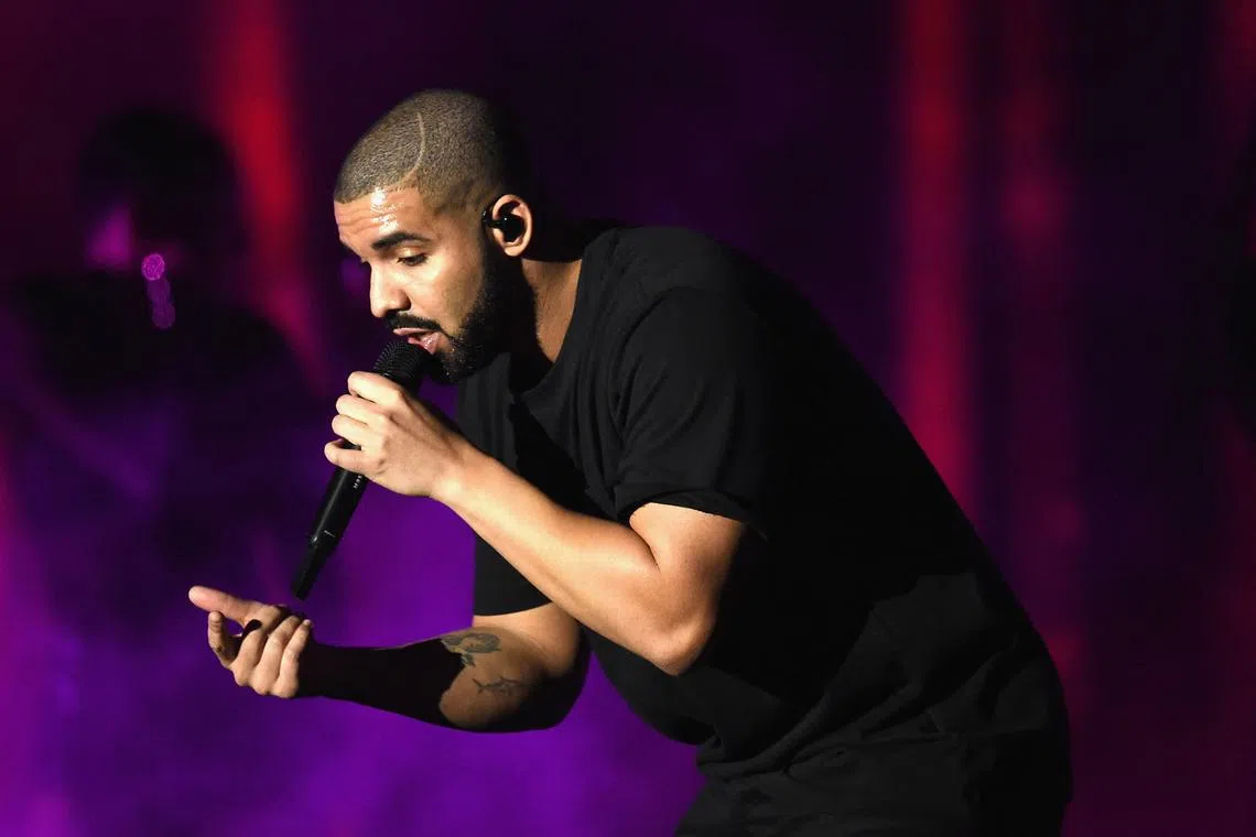 Lyrics in Canadian rapper Drake's new song Drew A Picasso  imply that Singapore-based artists do not get paid enough, and are poor. 
