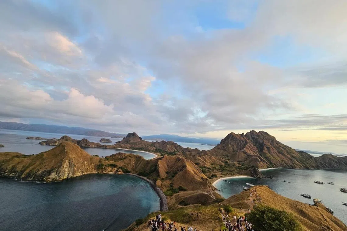 Padar Island was closed to tourists on Dec 27 due to extreme weather conditions.