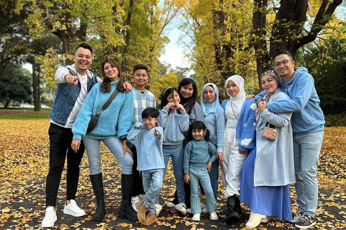 ectravel22 -  Actress Nurul Aini with her family and friends in Melbourne.


Credit: COURTESY OF NURUL AINI