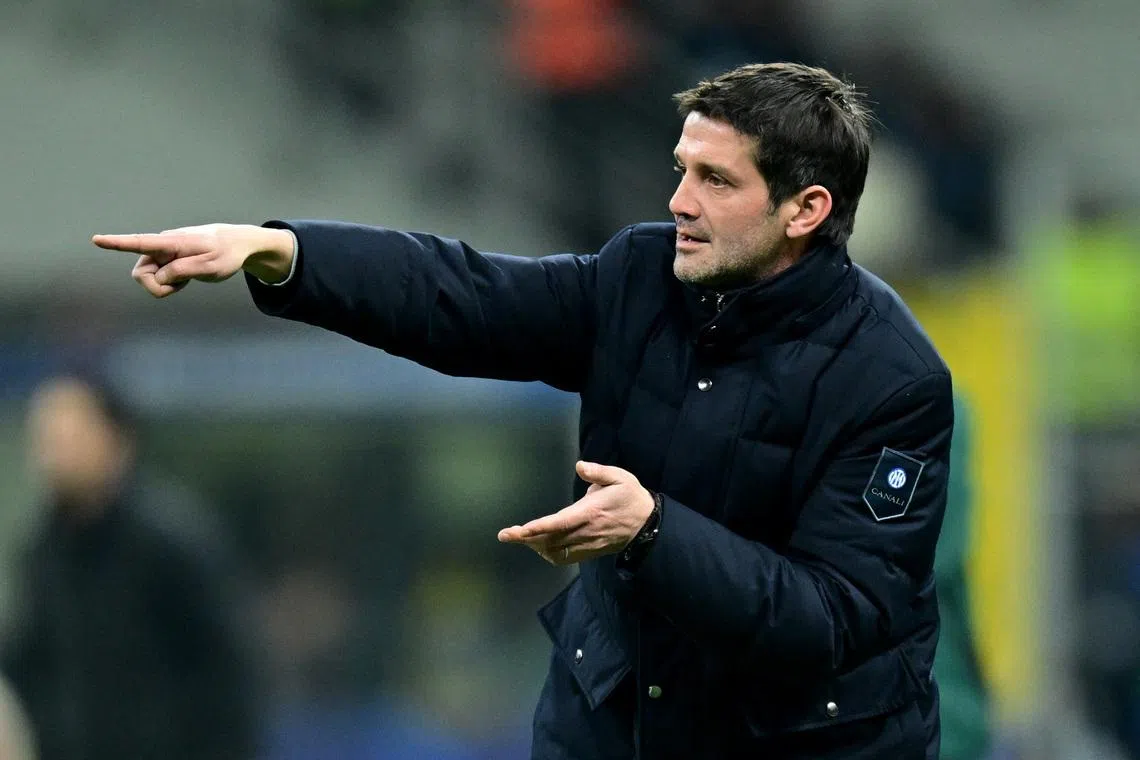 Soccer Football - UEFA Champions League - Inter Milan v Arsenal - San Siro, Milan, Italy - January 20, 2026 Inter Milan coach Cristian Chivu reacts REUTERS/Daniele Mascolo