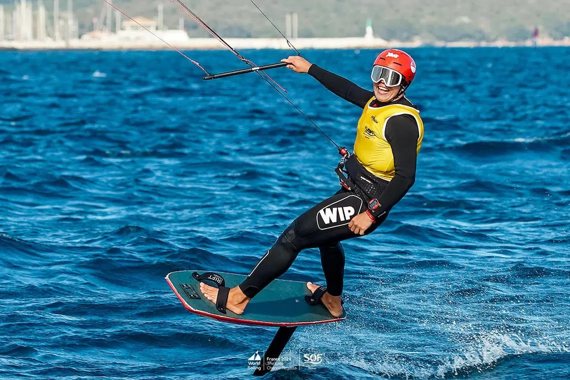 Singaporean kitefoiler Maximilian Maeder collected another win as he emerged champion in the Qualified Nations Regatta at the French Olympic Week.