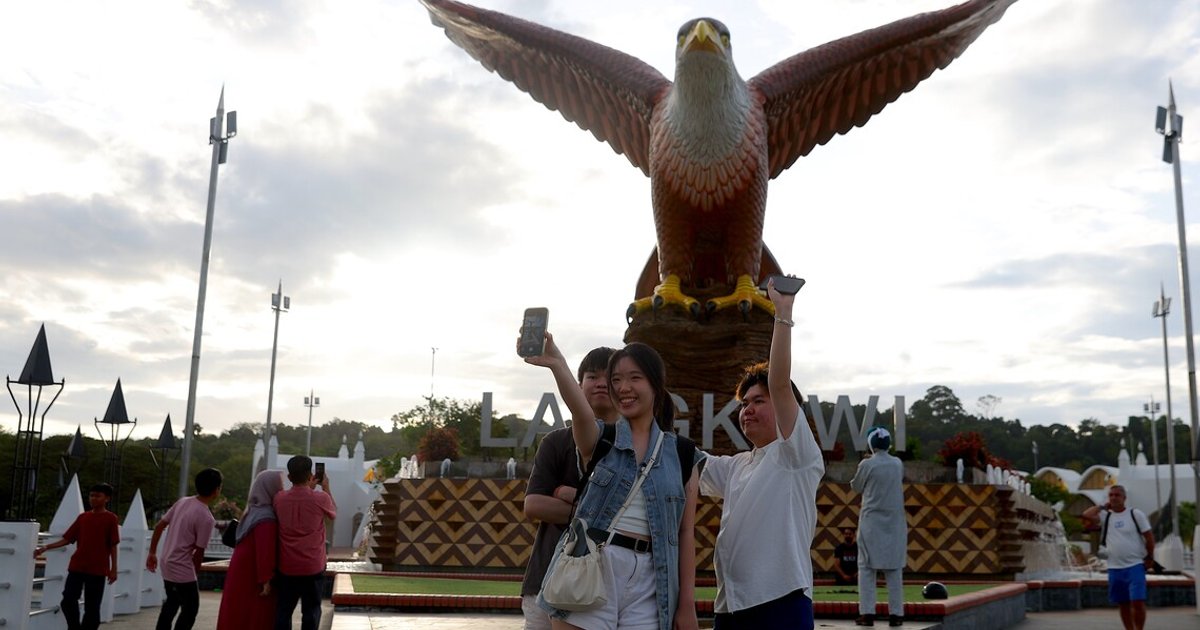 Malaysia keeps firefighting aid offer open to Indonesia for haze