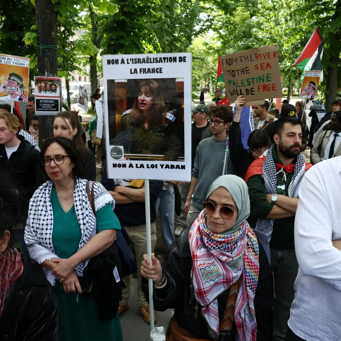 The withdrawn Bill would have made it illegal to advocate for the destruction of a state recognised by France.