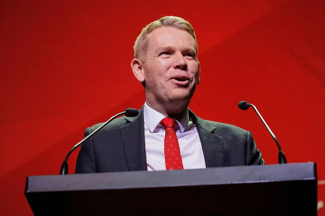 FILE PHOTO: Prime Minister and Labour Party Leader Chris Hipkins speaks at the New Zealand Labour Party&#039;s election campaign launch event in Auckland, New Zealand, September 2, 2023. REUTERS/David Rowland/File Photo