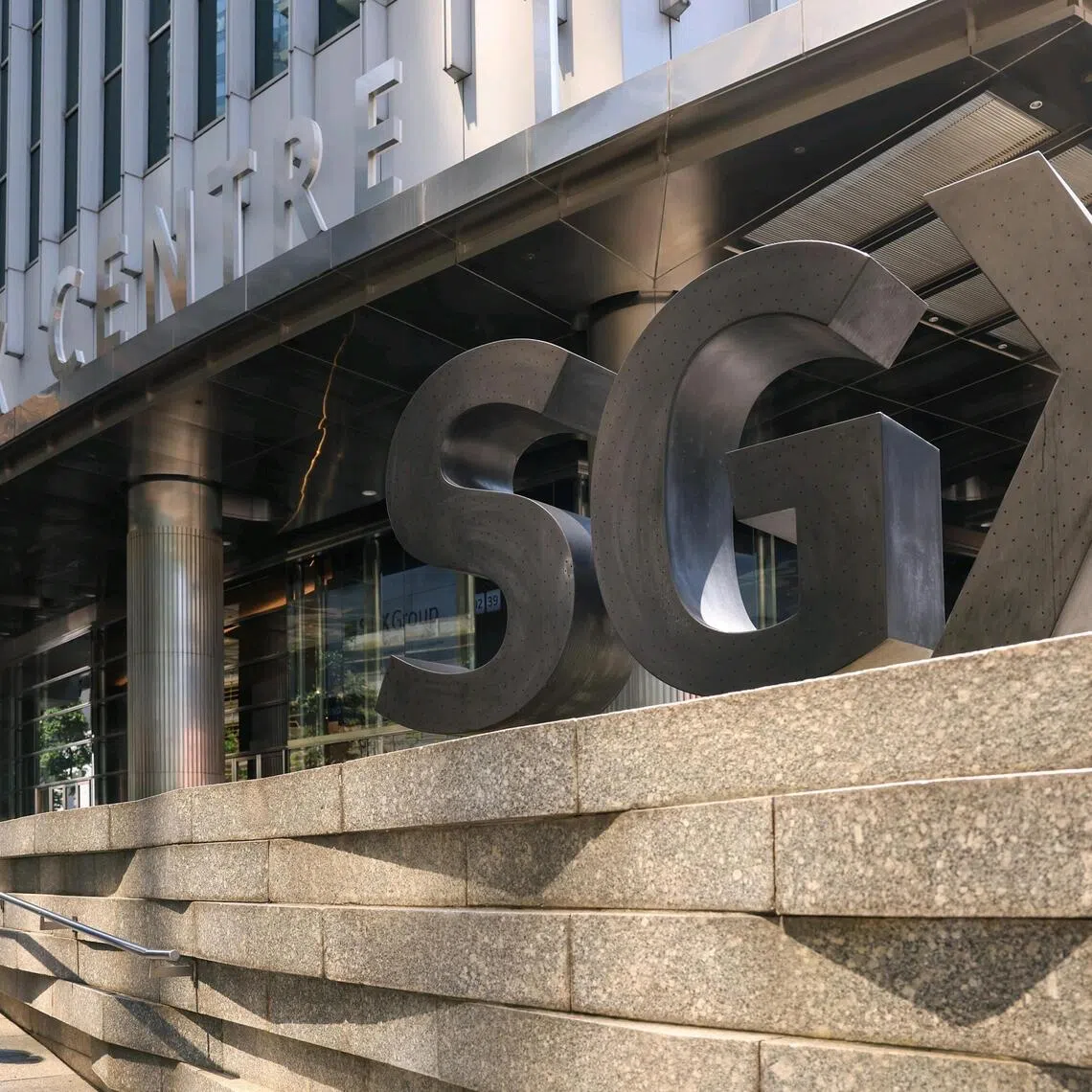 Across the broader market, gainers lead losers 288 to 245, after 1.3 billion securities worth $1.5 billion changed hands.