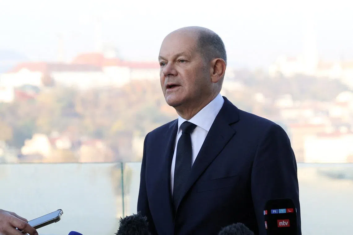 FILE PHOTO: German Chancellor Olaf Scholz gives a statement to the media, ahead of an informal EU Summit in Budapest, Hungary, November 8, 2024. REUTERS/Bernadett Szabo/File Photo