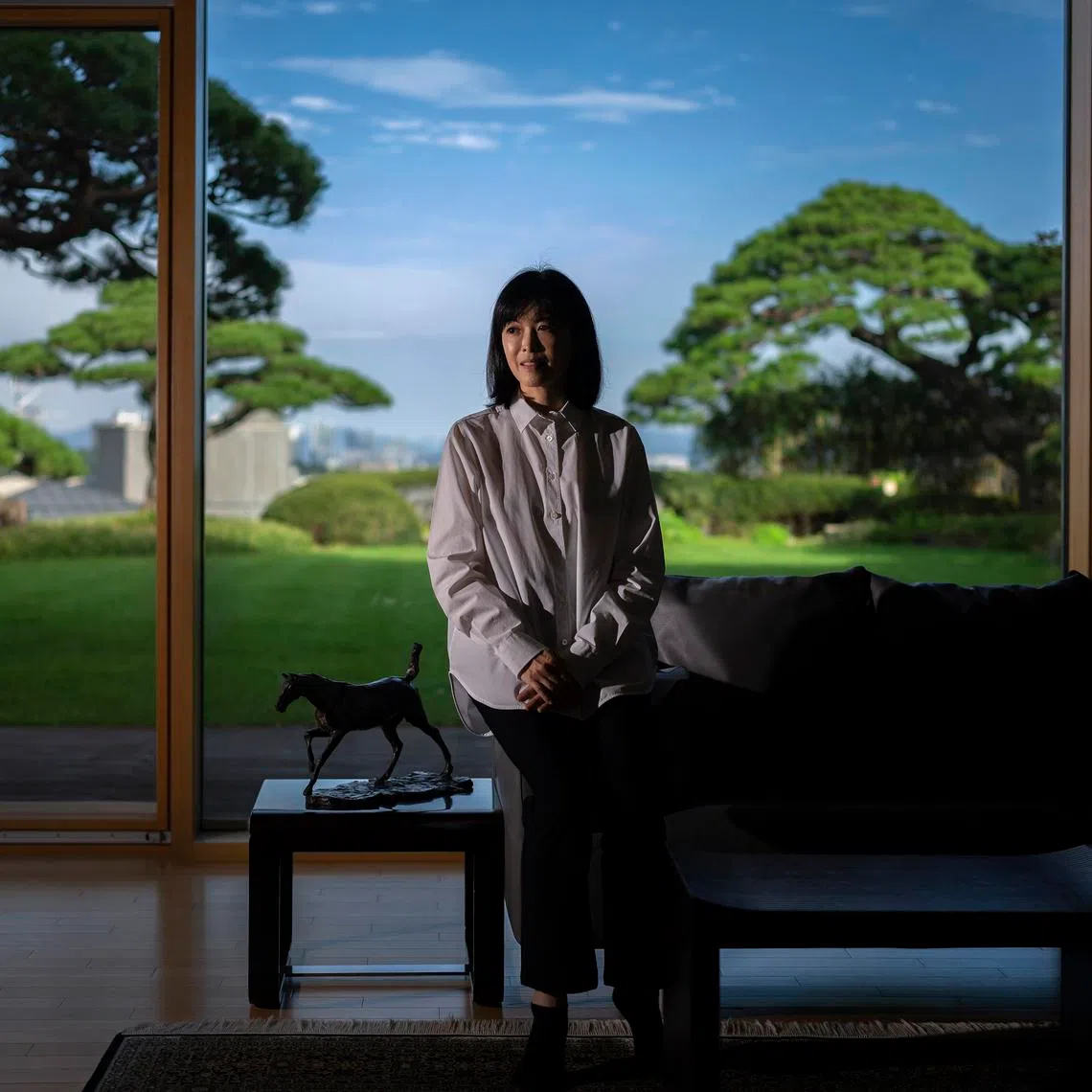 Ms Koo Yeon-kyung, the eldest daughter of Koo Bon-moo, along with her mother and sister, lost a lawsuit on Feb 12 in which they were seeking to invalidate an inheritance agreement that forfeited their claims on an estate work more than S$1.26 billion.