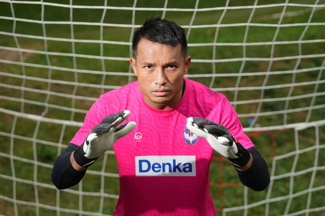 “雄狮”新加坡国家足球队门将哈山·桑尼（Hassan Sunny）。