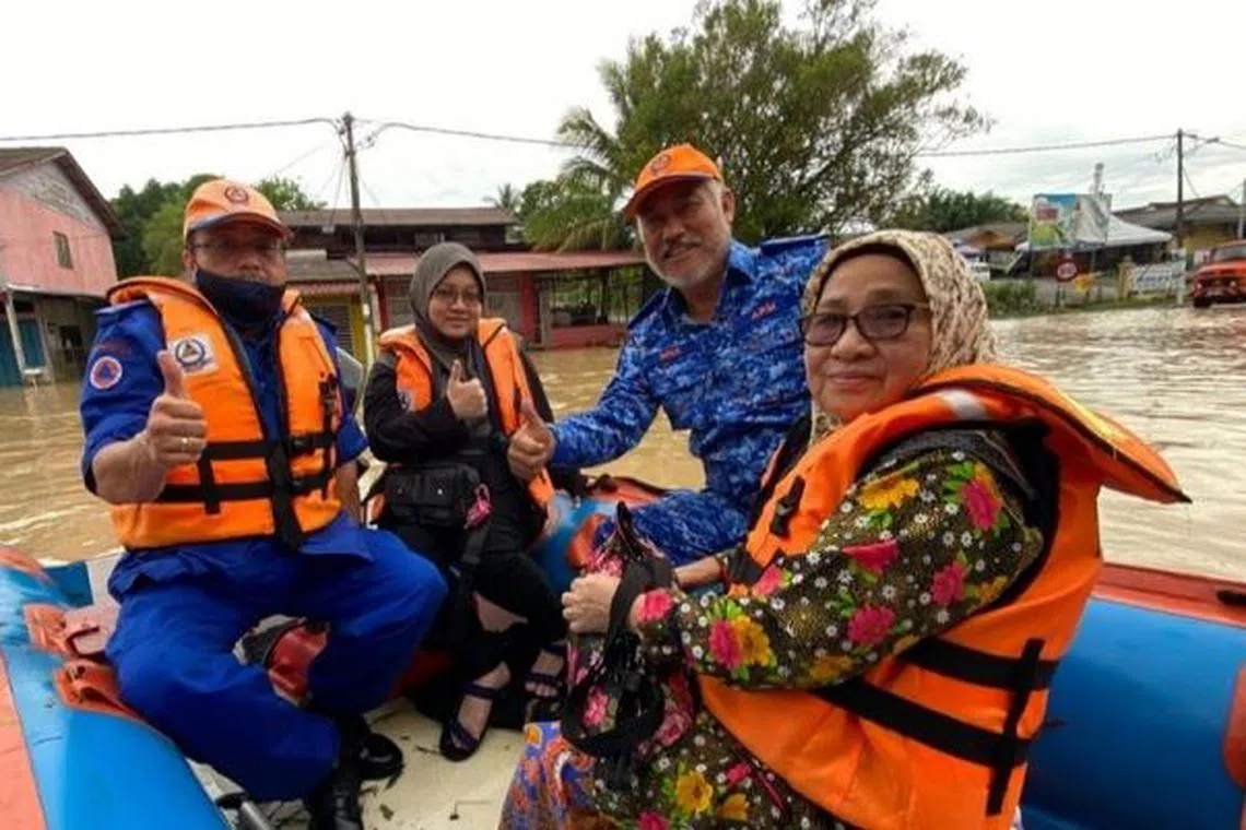Trainees of a water rescue course in Melaka which has been put in place by their Civil Defence Force to improve preparedness in case of likely flooding and other natural disasters.