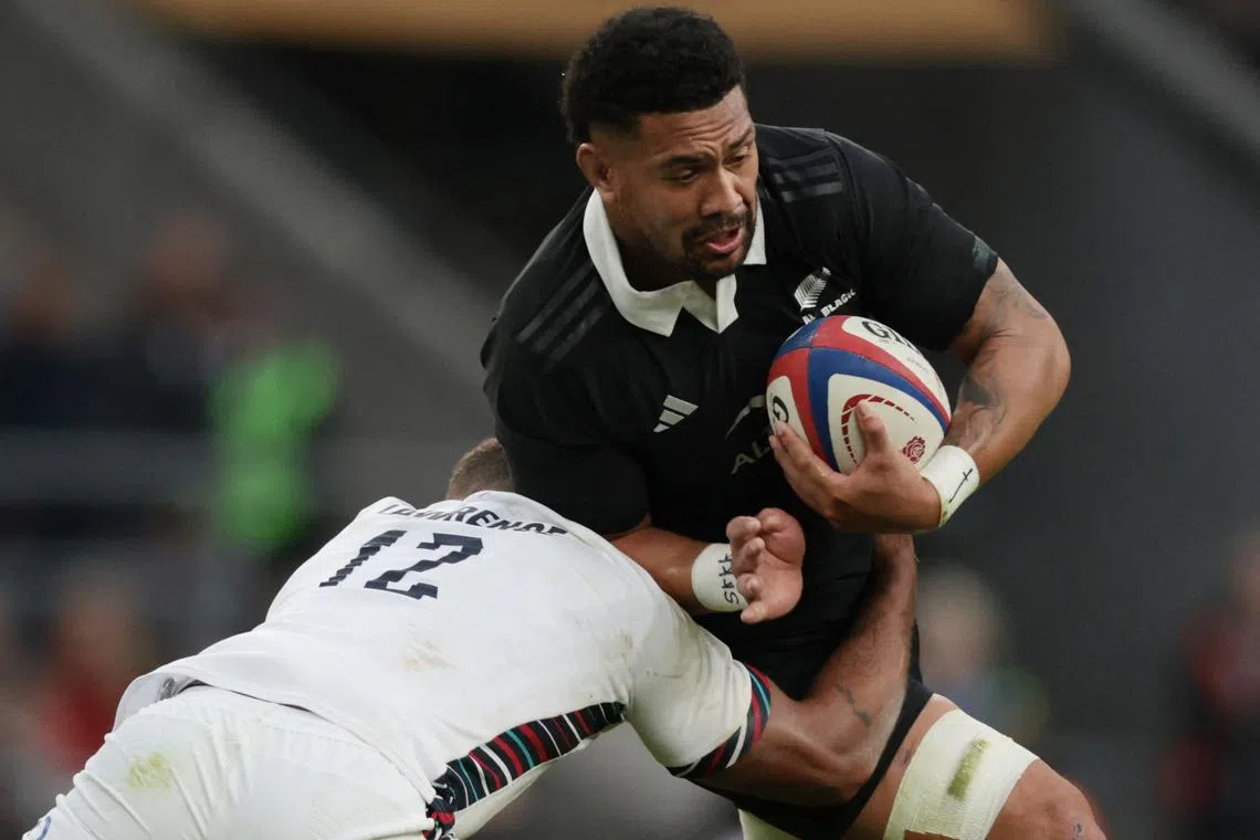 Rugby Union - Autumn International - England v New Zealand - Allianz Stadium Twickenham, London, Britain - November 2, 2024 New Zealand's Ardie Savea in action with England's Ollie Lawrence Action Images via Reuters/Paul Childs/File Photo
