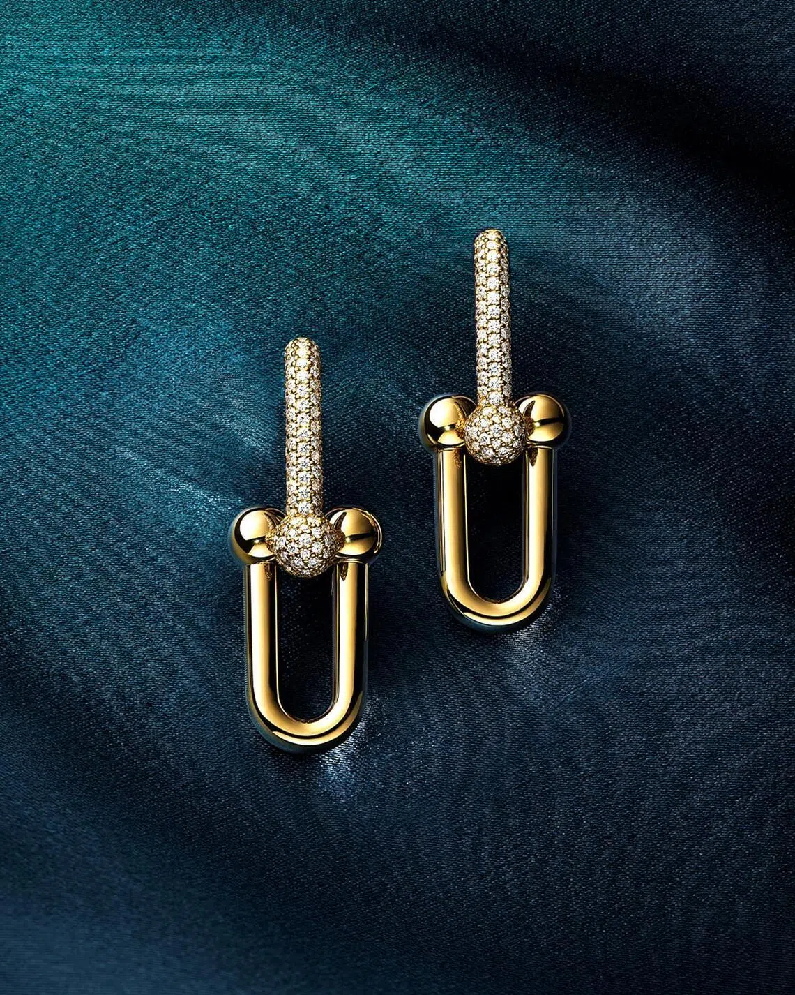 Tiffany HardWear large link earrings in yellow gold with pave diamonds.
