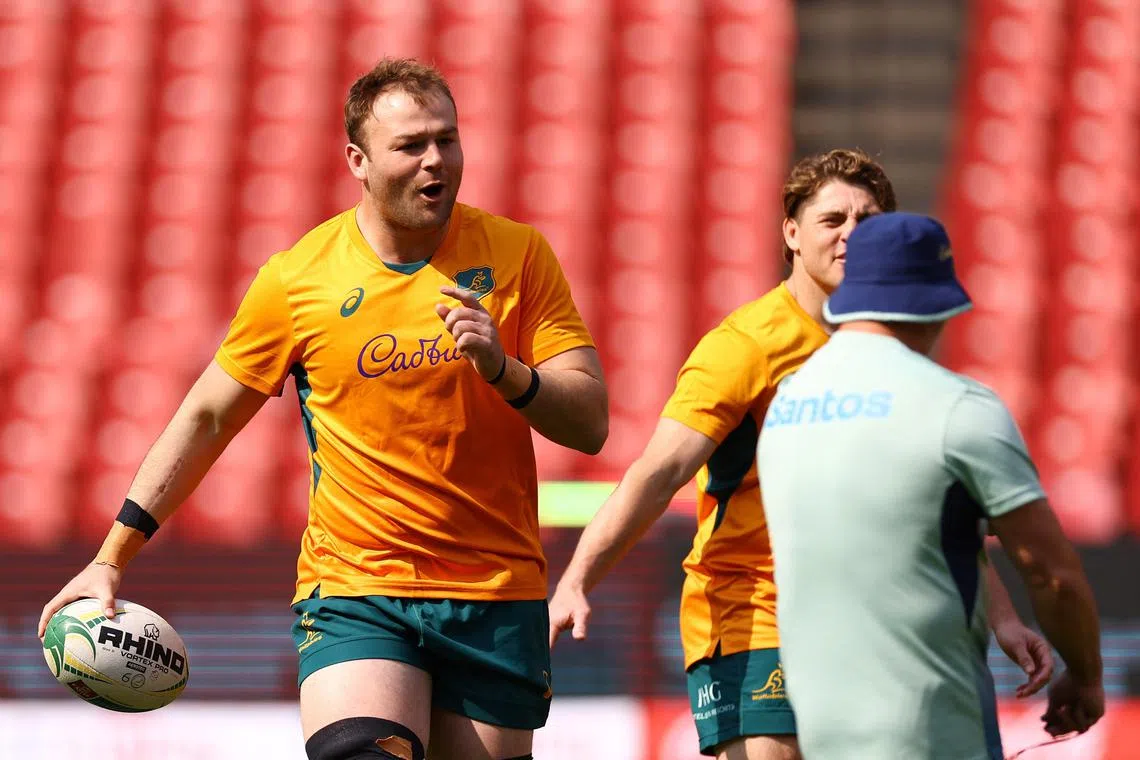 Rugby Union - Rugby Championship - Australia Captain's Run - Ellis Park Stadium, Johannesburg, South Africa - August 15, 2025  Australia's James O'Connor and Harry Wilson during training REUTERS/Siphiwe Sibeko