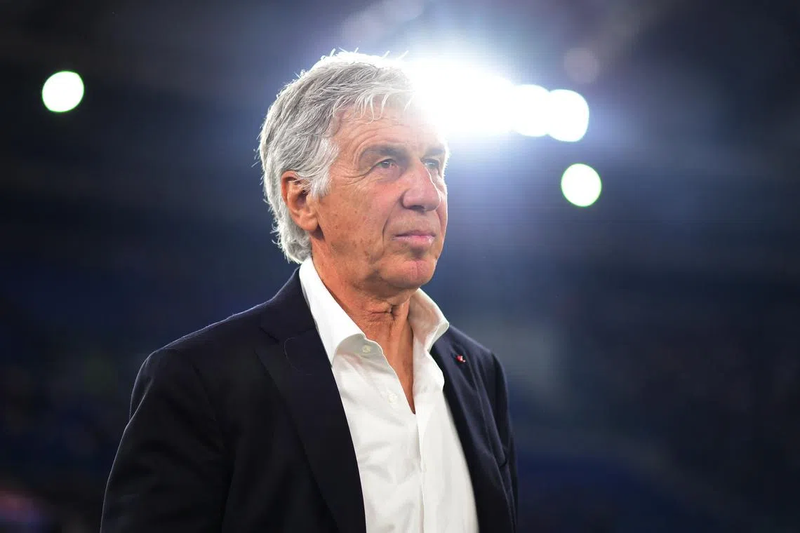 FILE PHOTO: Soccer Football - Coppa Italia - Final - Atalanta v Juventus - Stadio Olimpico, Rome, Italy - May 15, 2024 Atalanta coach Gian Piero Gasperini looks on REUTERS/Daniele Mascolo/File Photo